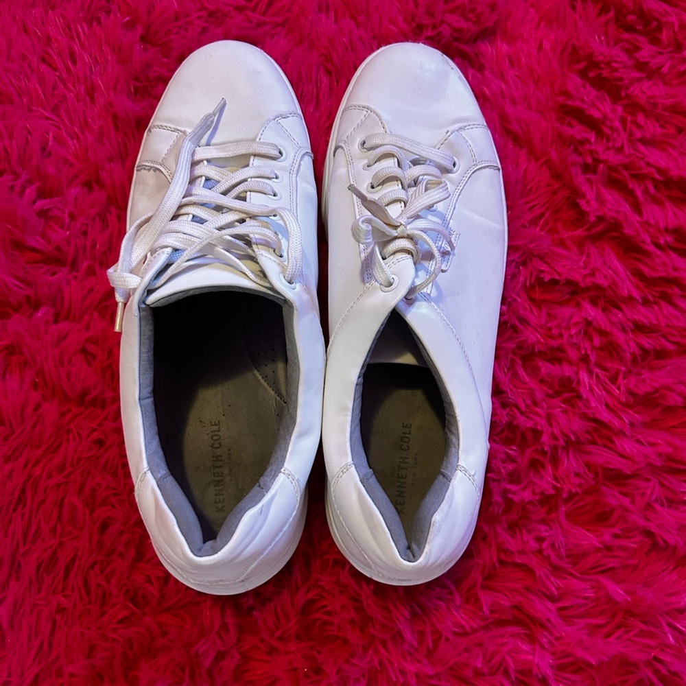 Kenneth Cole Classic White Lace-Up Shoes